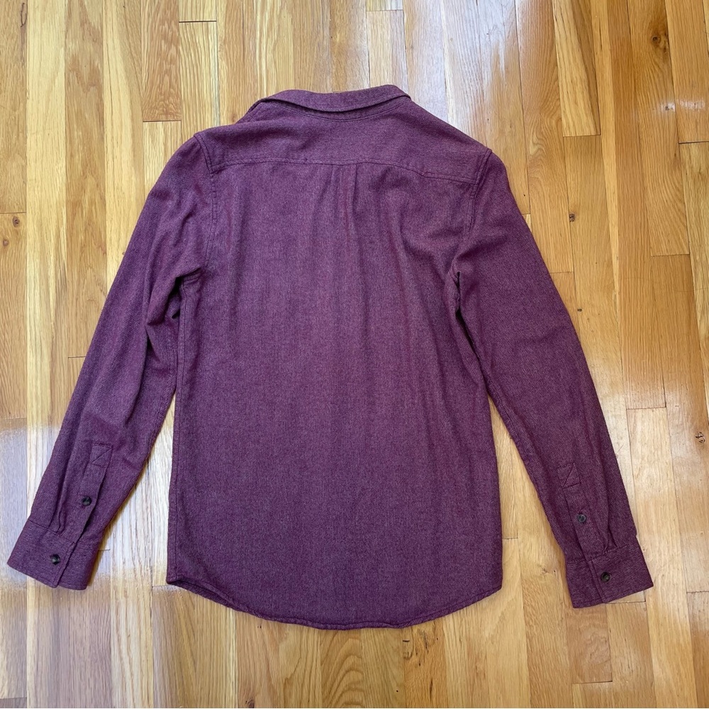 Button down - Picture 2 of 4